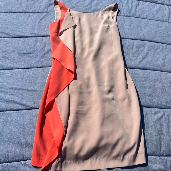 Sachin + Babi Tan/Coral/Yellow Sheath Knee Length Dress W/Side Ruffle Size 2 - Picture 1 of 6